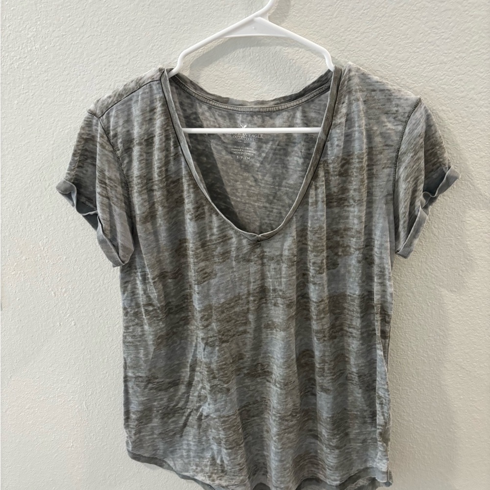 American Eagle Cameo V-Neck Women's Top